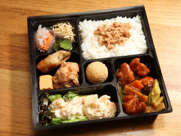 ダブルメイン（エビマヨ×酢豚弁当）