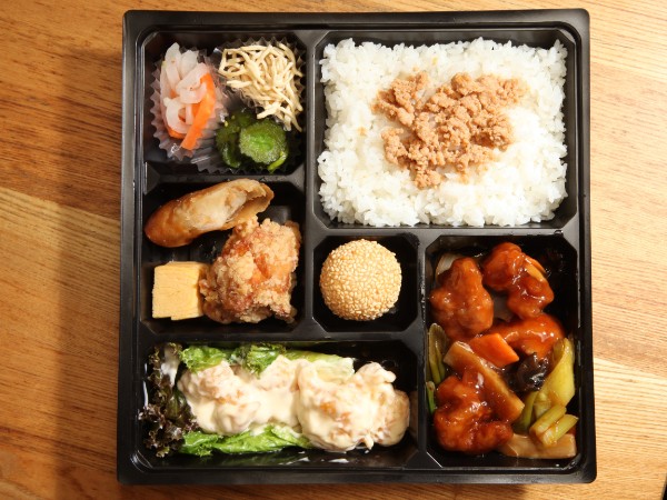 ダブルメイン（エビマヨ×酢豚弁当）