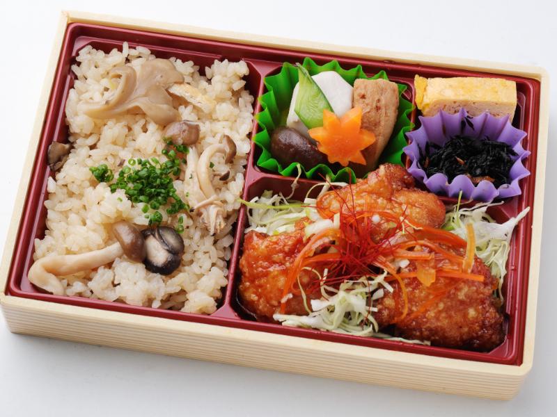 国産鶏の油淋鶏と季節ご飯弁当