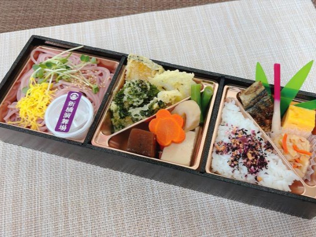 【3月～4月春季限定】演舞場　桜そば弁当