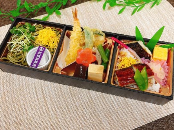 夏期限定（７月８月）　演舞場　茶そば弁当～うなぎ～