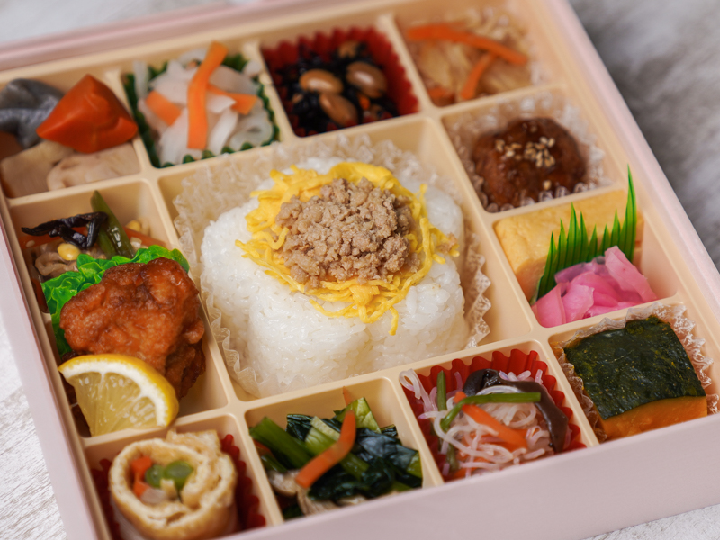 彩り菜膳 ～肉そぼろ～