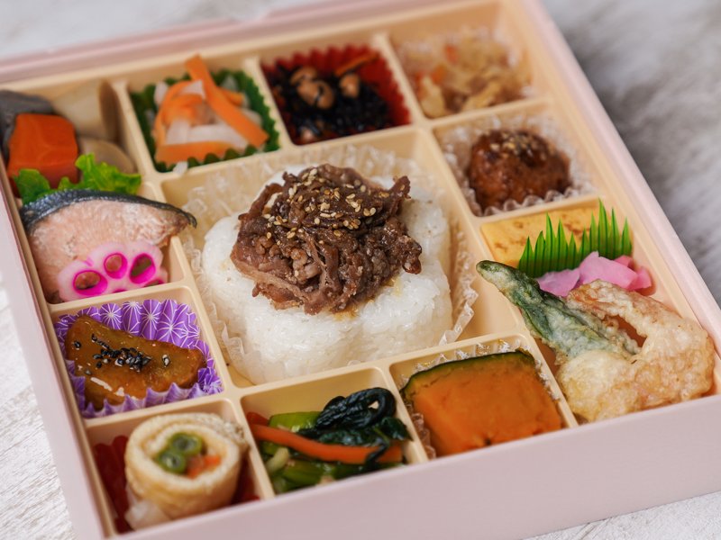 彩り菜膳 ～牛しぐれご飯～