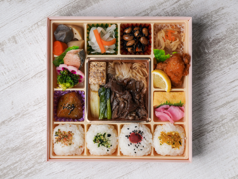 彩り菜膳 ～牛すきやき～