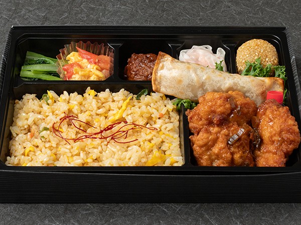 特製油淋鶏の豪華中華弁当Ｂ