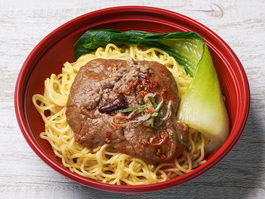 ジャージャー麺