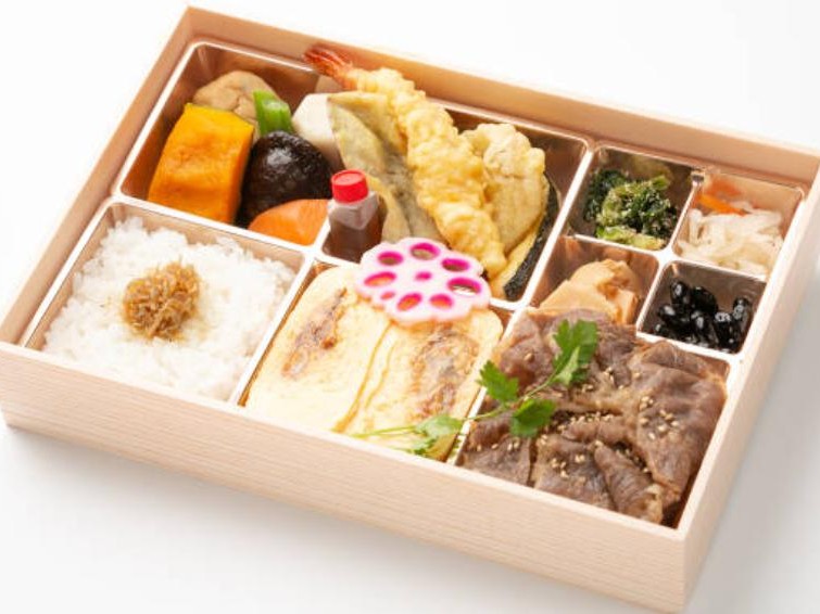 だし香る鰻巻きと甘辛すき焼きの贅沢御膳［47］