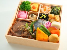 和牛の甘辛煮と鰆西京焼き重【22】
