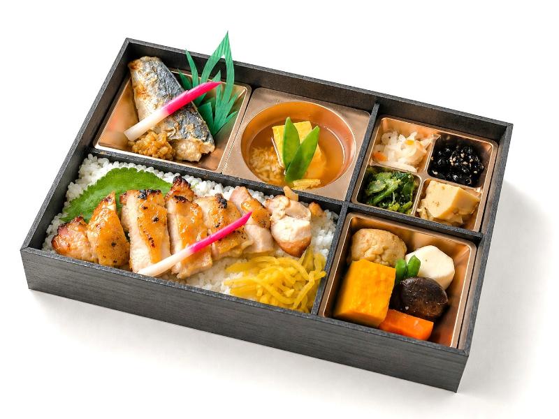 鶏と鰆西京焼きの贅沢御膳［53］