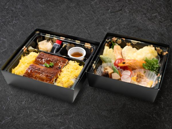 鰻丼と穴子天ぷら入り二段重