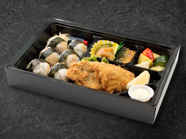 やわらか煮穴子の手毬寿司と手仕込みアジフライ弁当