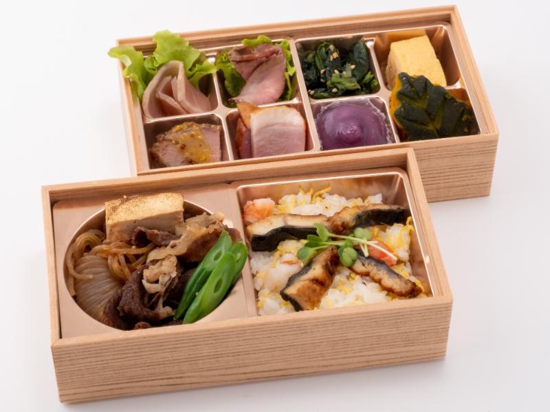 鰻と海老のチラシ寿司と牛すき焼き2段弁当