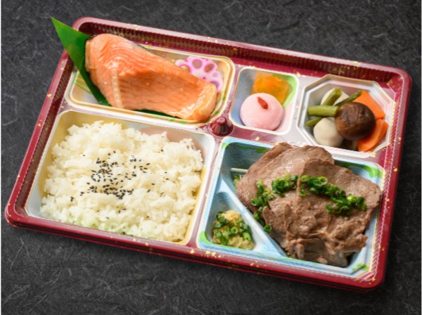 特選ネギタン塩と熟成麹漬け銀鮭の贅沢御膳