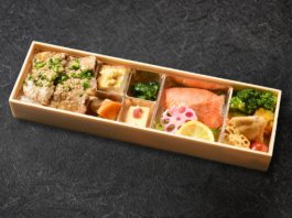 自家製塩麹の熟成焼き鮭と十勝ブランド豚の豚丼弁当