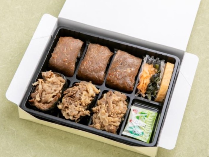 創作寿司　黒毛和牛牛しぐれ煮と牛ステーキ