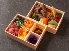 牛すき焼き二段御膳　まぐろサーモンイクラばらチラシ寿司