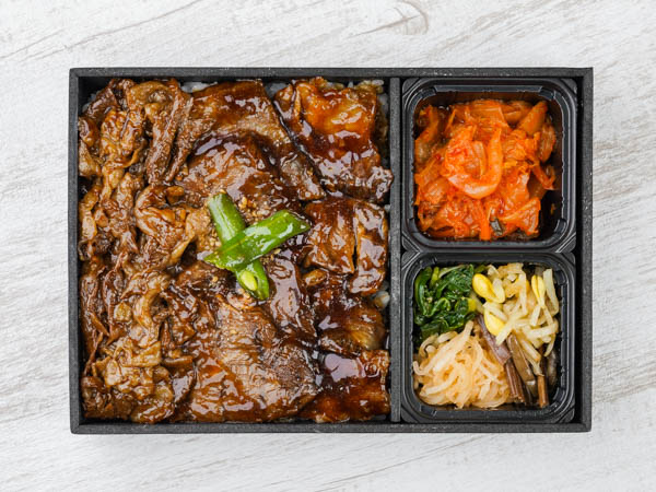 カルビとハラミと名物ふたごのトリプル弁当