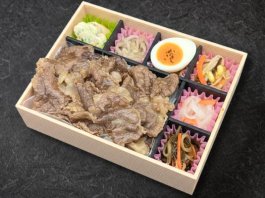 和牛すき焼きと６種惣菜