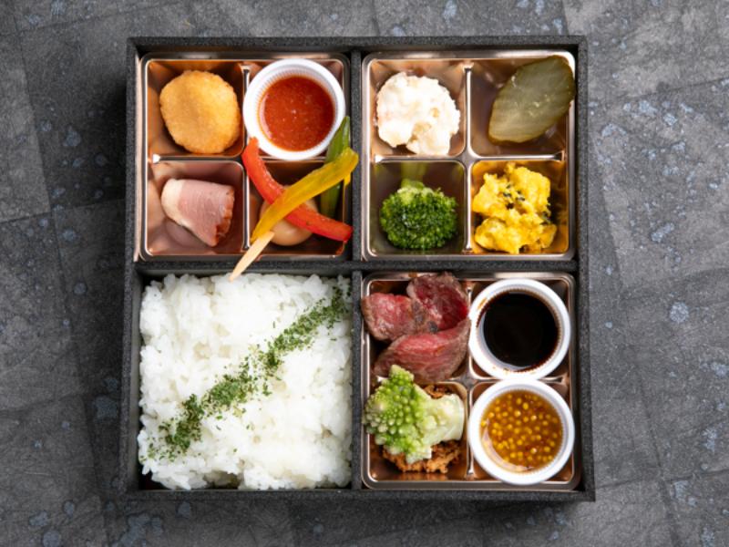 厳選牛ステーキとミニクロケット〜2種のソースで〜