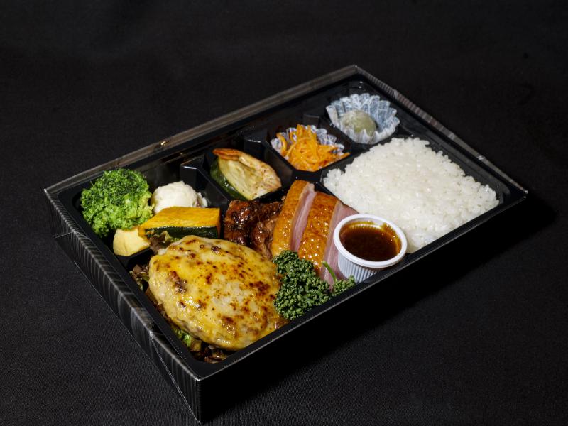ゴルビージャックチーズ＆スパイシーBBQ＆自家製合鴨パストラミ