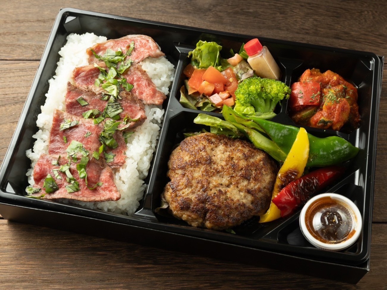 黒毛和牛ハンバーグとローストビーフ重