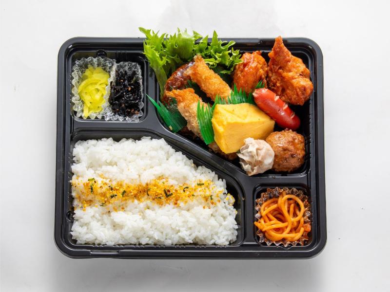ガッツ弁当　ハンバーグとエビフライ
