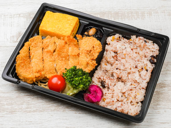 千人将弁当 ～チキンカツと大きな玉子焼き～