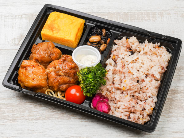千人将弁当 ～鶏の南蛮と大きな玉子焼き～