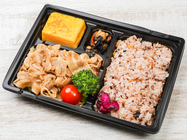 千人将弁当 ～豚生姜焼きと大きな玉子焼き～