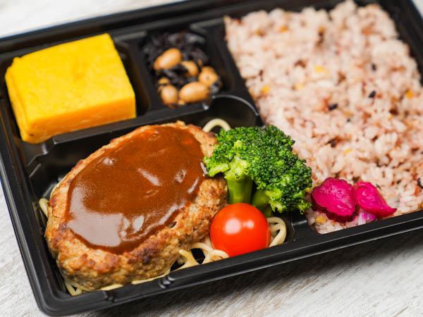 千人将弁当 ～デミハンバーグと大きな玉子焼き～
