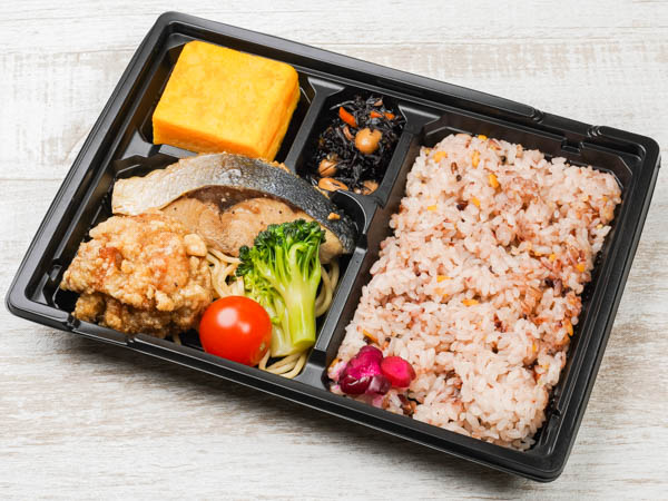 千人将弁当 ～ぶり照焼きと大きな玉子焼き～