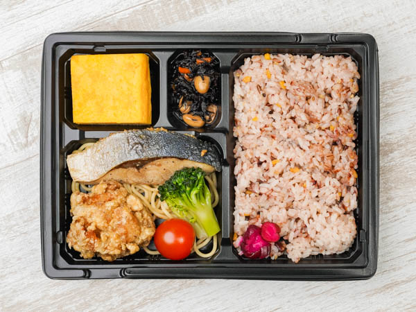 千人将弁当 ～ぶり照焼きと大きな玉子焼き～