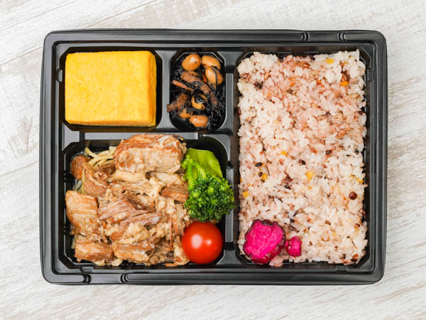 千人将弁当 ～豚角煮と大きな玉子焼き～