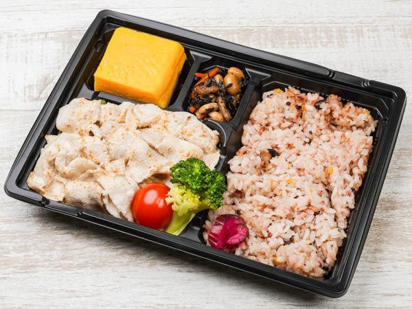 千人将弁当 ～ごまだれ豚しゃぶと大きな玉子焼き～