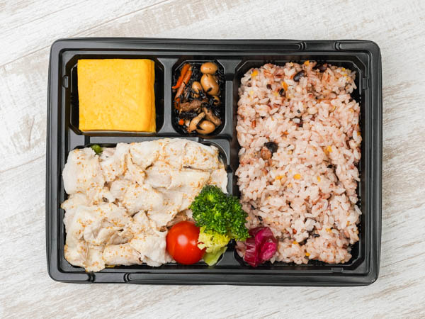 千人将弁当 ～ごまだれ豚しゃぶと大きな玉子焼き～