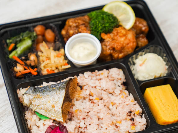 将軍弁当 ～鶏南蛮とぶり照焼き～