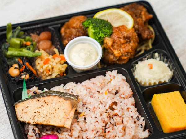 将軍弁当 ～鶏南蛮と焼き鮭～