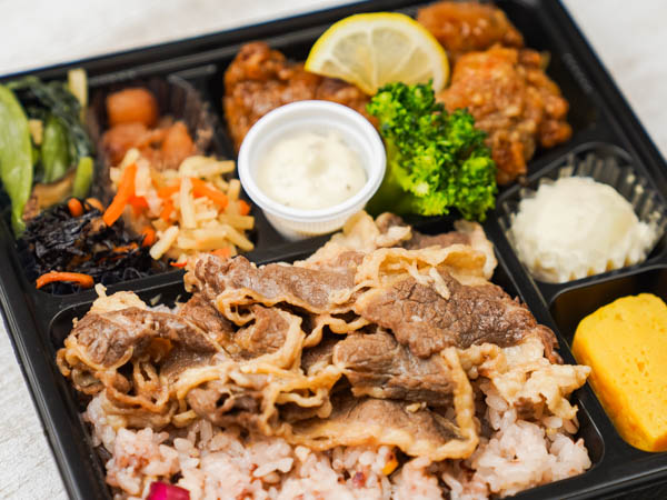 将軍弁当 ～鶏南蛮と牛すき煮～