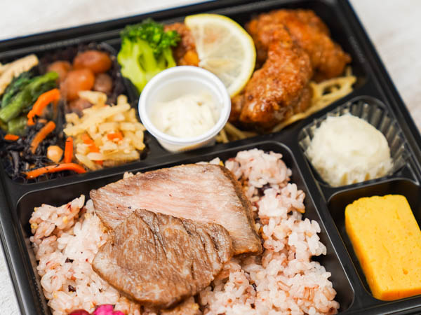 大将軍弁当 ～鶏南蛮と飛騨牛ステーキ～