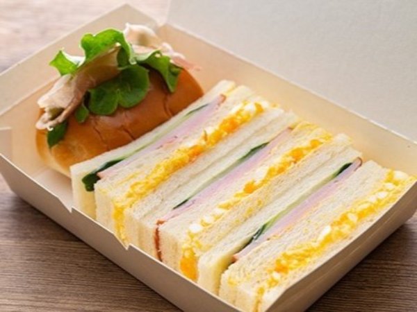 サンドBOX（生ハムサラダ）