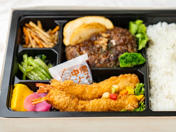 ハンバーグとエビフライ御膳