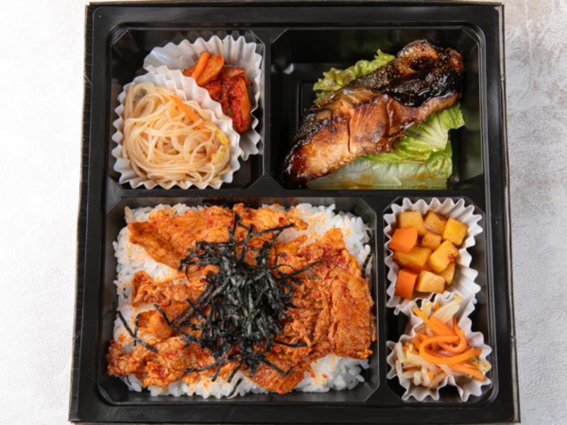 【肉×魚】牛バラ焼肉の甘辛ダレ＆鮭タレ焼き