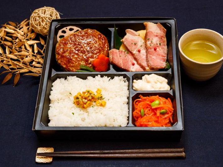 黒トリュフ醤油ハンバーグとMISOローストポーク