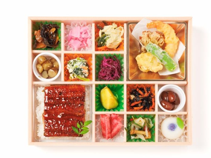 鰻重と天麩羅の十二彩折詰