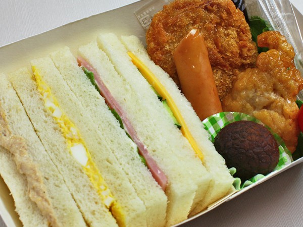 サンドBOX おかず入りB