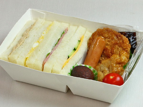 サンドBOX おかず入りB