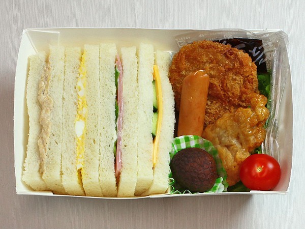 サンドBOX おかず入りB