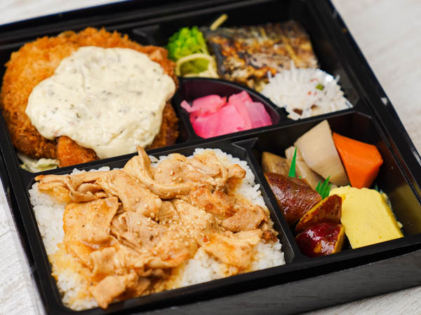 豚カルビ飯（オニオンと芋フライ）満腹弁当