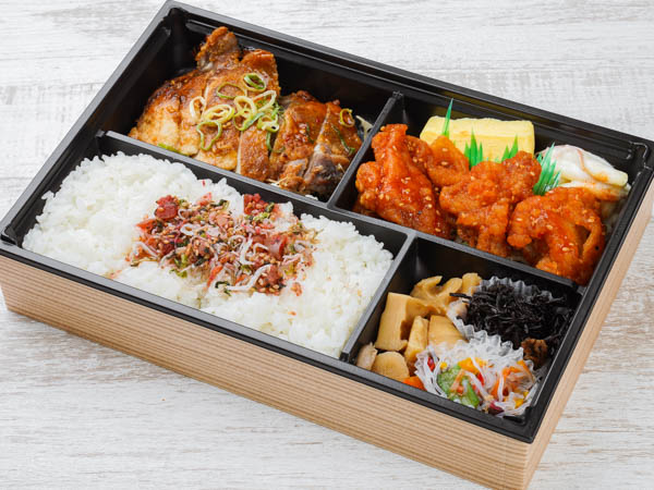 三元豚カルビステーキとヤンニョムチキン御膳