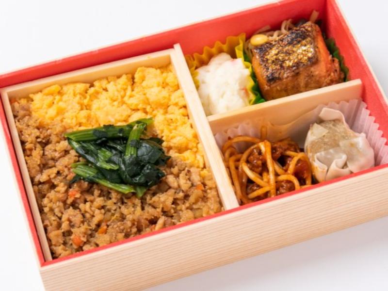 三色弁当
